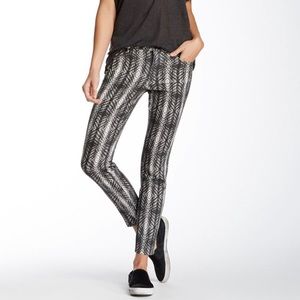 Joe’s Jeans Skinny Ankle Geometric Snake Print Jeans - 24